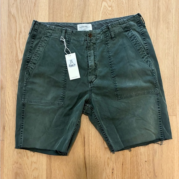 Citizens Of Humanity Other - Citizens Of Humanity Raw Hem Fatigue Short
NEW! Size 33 - Made in USA
